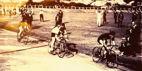 Old timey bicycle race