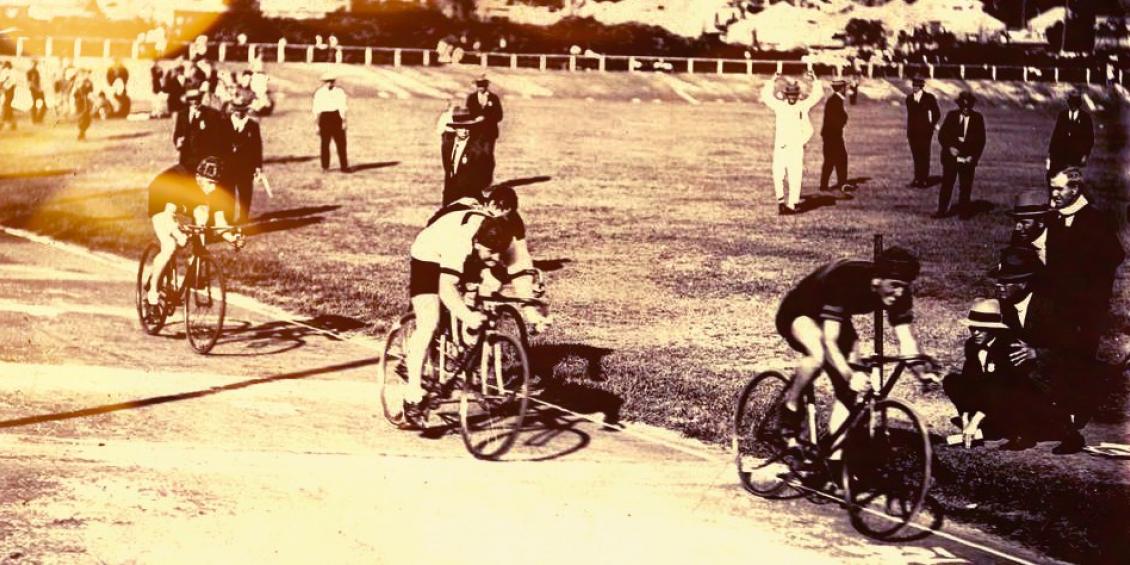 Old timey bicycle race